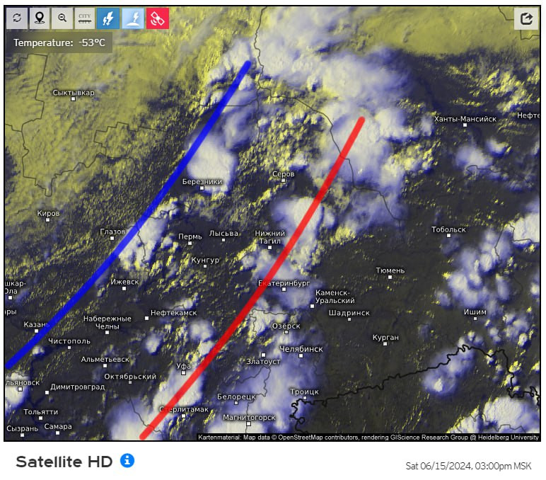 Синяя линия - фронт прохдады, красная - жары. Рисунок: ТГ-канал Погода в Екатеринбурге