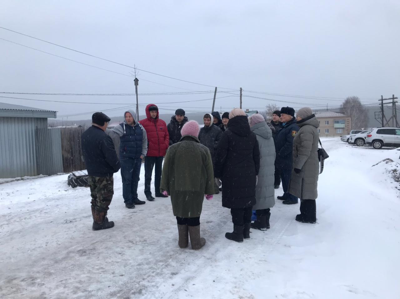 Тепло в дома жители добывали сами. Благодаря их активности и настойчивости капремонт сетей довели до конца. Фото: архив 