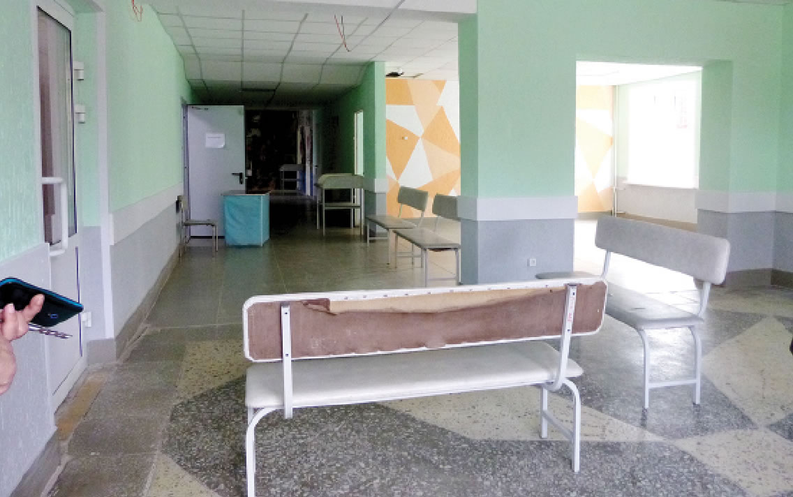 В этом помещении разместятся столы регистраторов и зона ожидания для пациентов